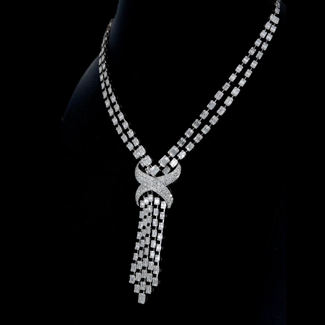 Ribbon Fall Necklace